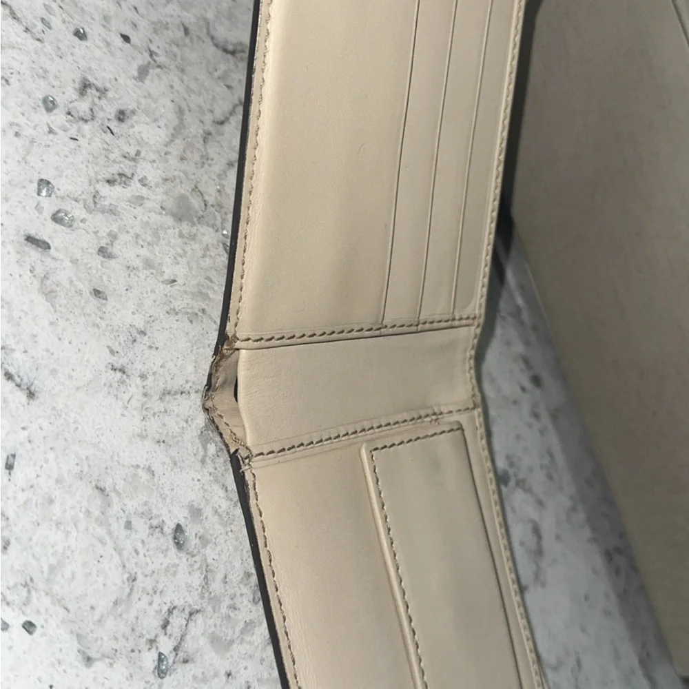 Gucci GG Signature Leather Bifold Wallet AUTHENTIC